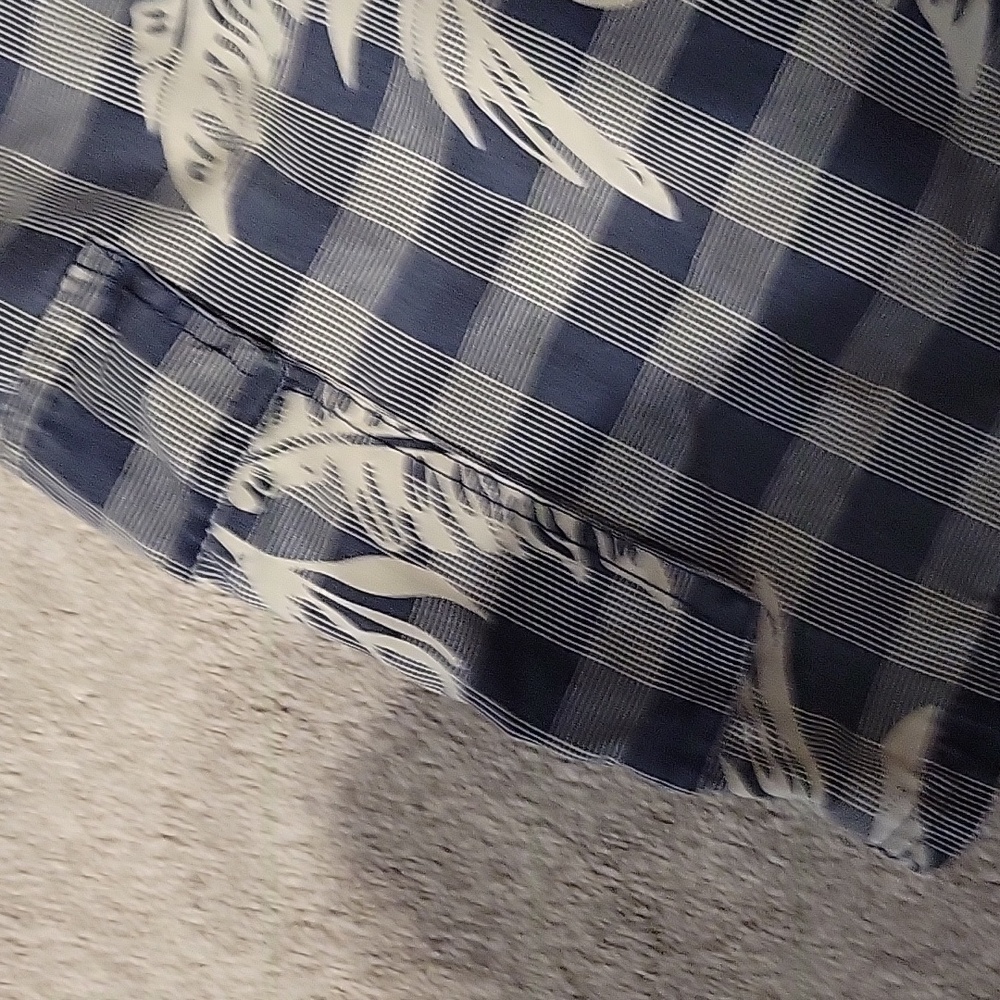 Men's cargo shorts. - Picture 2 of 4